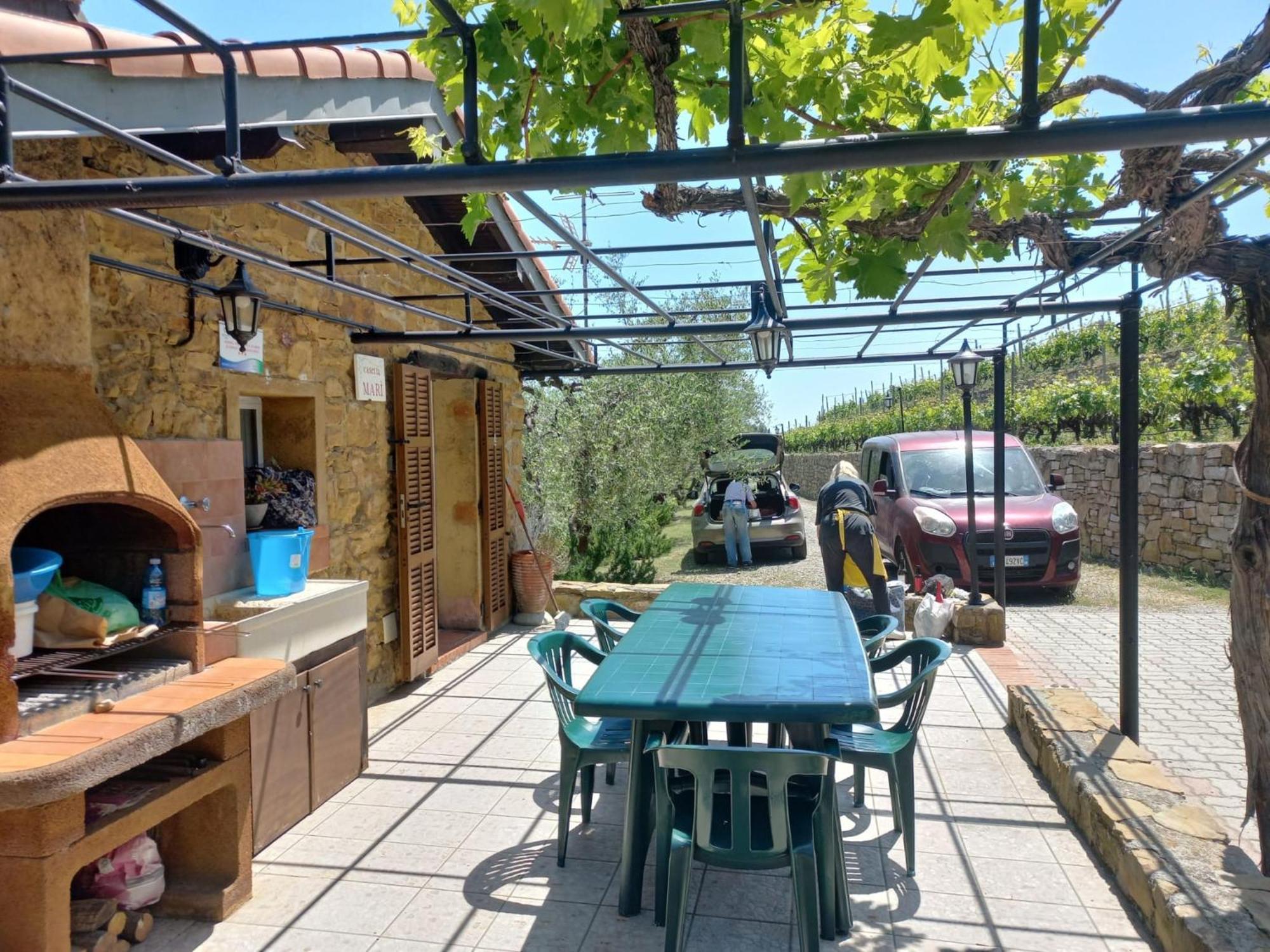 Casetta Mari Immersa In Un Vigneto Dolceacqua Exterior foto